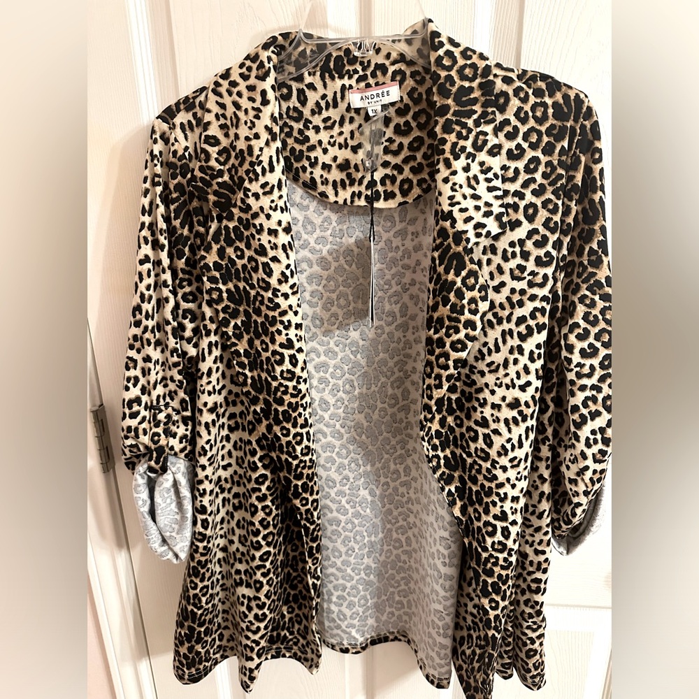 Stylish leopard/cheetah print blazer